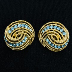 VTG‼ TRIFARI Gold Tone Blue Crystals Rhinestones Clip On Earrings Round Swirl