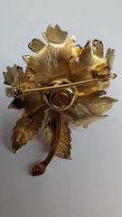 Vintage WARNER mechanical gold tone Day to Night flower brooch pin