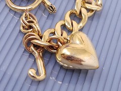 Vintage Juicy Couture Heart Charm Gold tone Link Bracelet 7″
