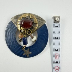 Round Vintage BROOCH Modern Stylish Blue Metal & Stone Carnelian Bronze Brass