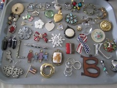 8# Vintage-Now 217pc Costume Jewelry Necklace Earrings Pins Bracelets Lot (Bb17