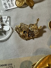 Lot of (7) Vintage Brooches Various Designs/Styles/Shapes/Colors Fashion Jewelry