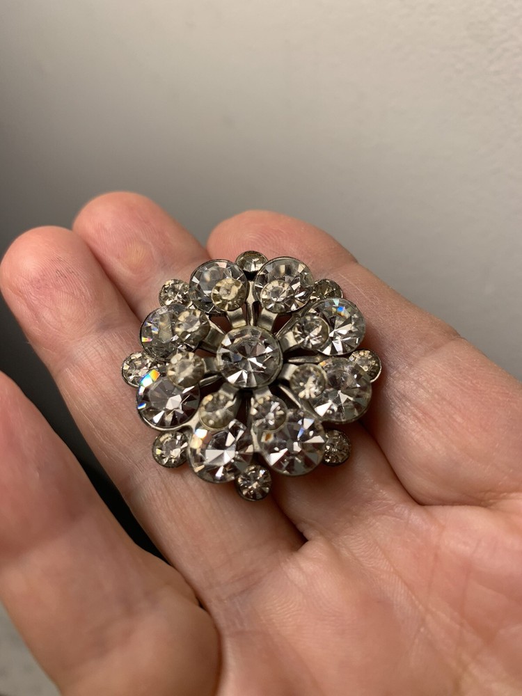 Vintage White/Clear Rhinestone Pin – Magical !!