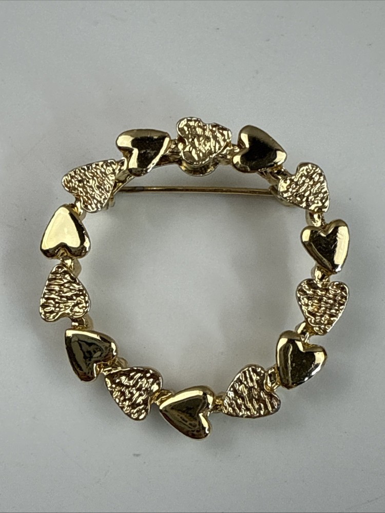 GERRY’S Signed Circle HEARTS Brooch in Gold Tone 1.25” Vintage