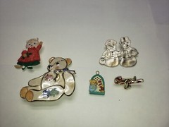 Estate Find VINTAGE Jewelry Lot UNSEARCHED, UNTESTED , THRIFT DONATIONS AS IS