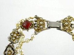 Vintage Unbranded Goldtone Faux Pearl and Carnelian Costume Bracelet