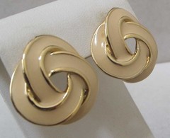 Vintage Cream Enamel Gold Tone KNOT Post Pierced 1” Earrings