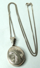 VTG WOMENS CHARM PENDANT LOCKET STERLING SILVER CHAIN 20″ & PENDANT 24mm x 17mm