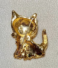 AUTHENTIC SWOBODA CAT BROOCH ~ PERDIOT, GARNET ~ LOVELY!