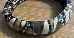 Vtg Joan Rivers Creamy Beige Enamel Rhinestones Gun Metal Tone Stretch Bracelet