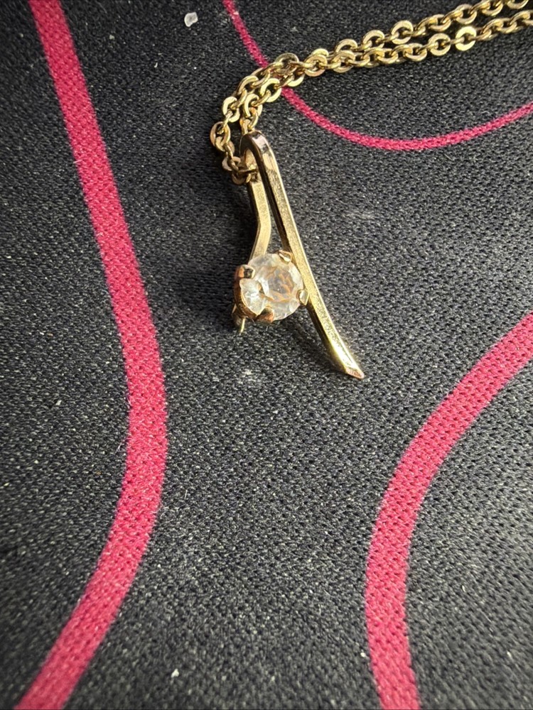 Star Fire Pendant by Amway Artistry 15.5 Inch Chain