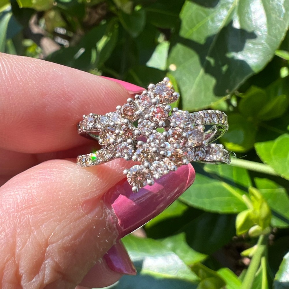 VINTAGE 14K WHITE GOLD CHAMPAGNE & WHITE DIAMONDS SPRAY CROSSOVER COCKTAIL RING