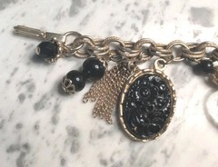 Vintage Black And Gold Tone Chain Ball Dangles Charm Bracelet Pendants.