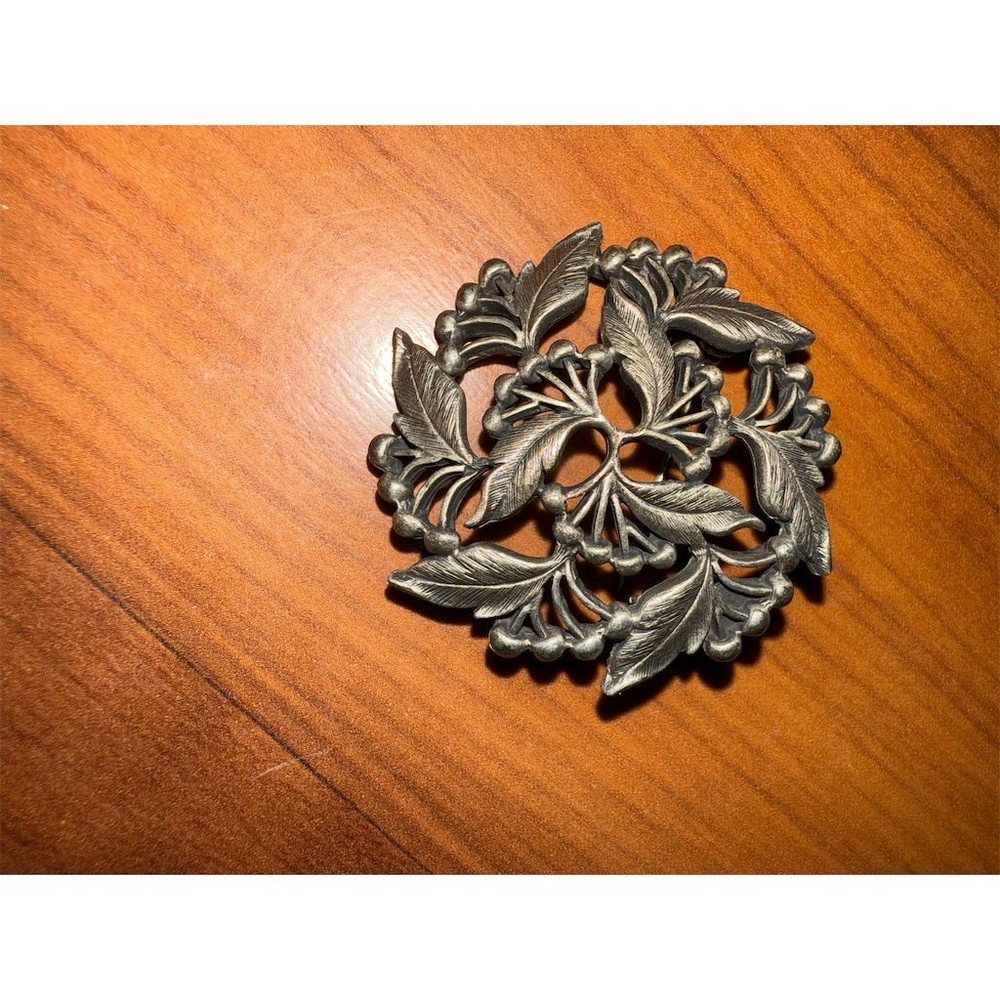 Vintage Pewter Leaf & Berry Brooch lapel Pin Nature Theme 1¾” Round timeless