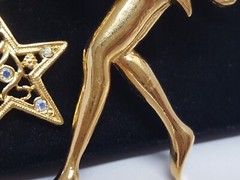 KIRK’S FOLLY Fairy Godmother Brooch Crystal Orb Large Gold Tone Wings Vtg 3-1/2″