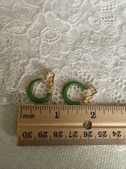Vintage Gold Tone Green Clip On Earrings Jewelry JMS-17