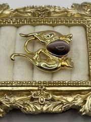 Vintage Gold Tone Cat Brooch Cat’s Eye Cabochon Stone Figural Pin Purple Animal