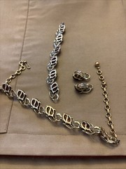 LISNER MOLDED BROWN LUCITE LEAF NECKLACE BRACELET EARRING SET