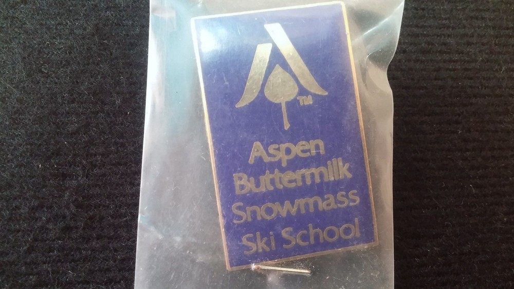 Vintage PIN ASPEN Buttermilk Snowmass SKI SCHOOL NEW IN PLASTIC #406