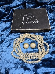 Vintage Gantos Costume Jewelry Gold White Pearl 60″ Necklace Clip On Earrings