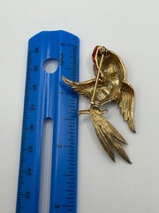 VINTAGE GOLD PLATED ENAMEL PARROT BROOCH BLUE RHINESTONE EYES