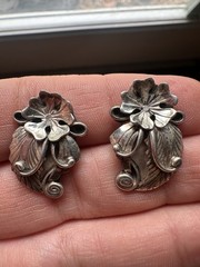 Stunning Estate Vintage Native American Signed Sterling Floral Leaf Earrings