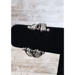 Vintage Bracelet / Bangle / Cuff Stunning Dark Gray & Silver Tone Cross Over