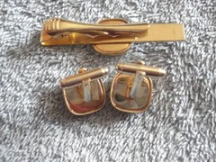 LOT OF 2 PAIR OF GOLD-TONED & GEMSTONE SIGNED CUFFLINKS &TIE BAR(AVON & HAYWARD)