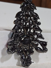 Avon 2006 Multi-Colored Rhinestone Christmas Tree Signed Brooch Pin – 3rd Annual