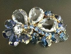 Vintage Unbranded Blue Rhinestone Brooch