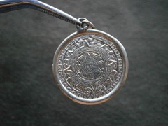 Aztec Maya Calendar Sun God Vintage Shiny Silvertone Bracelet Charm Pendant 2.4g