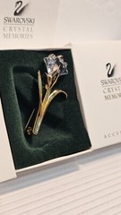 SWAROVSKI~Crystal Memories~*LILY OF THE VALLEY GOLD TONE PIN*~1.69″ Tall~Box~COA