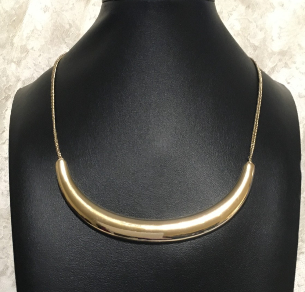 Vintage Banana Republic Chain Necklace Gold Tone Curved Bar Statement Mod