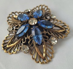Lovely Vintage Joseff of Hollywood 1950s Blue Stone Floral Brooch -Signed!