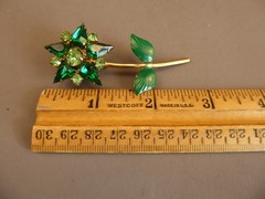 Vintage Star Flower Green Rhinestone Brooch Pin Prong Set Stones
