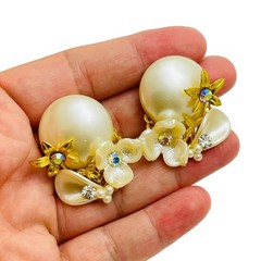 Vintage gold rhinestone pearl designer clip on earrings