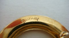 VINTAGE SIGNED CRWON TRIFARI ROUND SHAPE PIN BROOCH GOLD TONE TEXTURED ESTATE