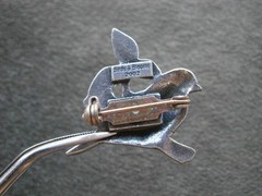 Birds & Blooms Bird on Branch & Berries 2002 Vintage Pewter Pin Brooch 6.1g