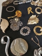 Vintage To Modern Costume Jewlery Pins Lot Of 30+ Pins