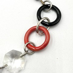 VTG Retro Bold Red & Black Beaded Geometric Pendant Necklace – Silver Tone Arty
