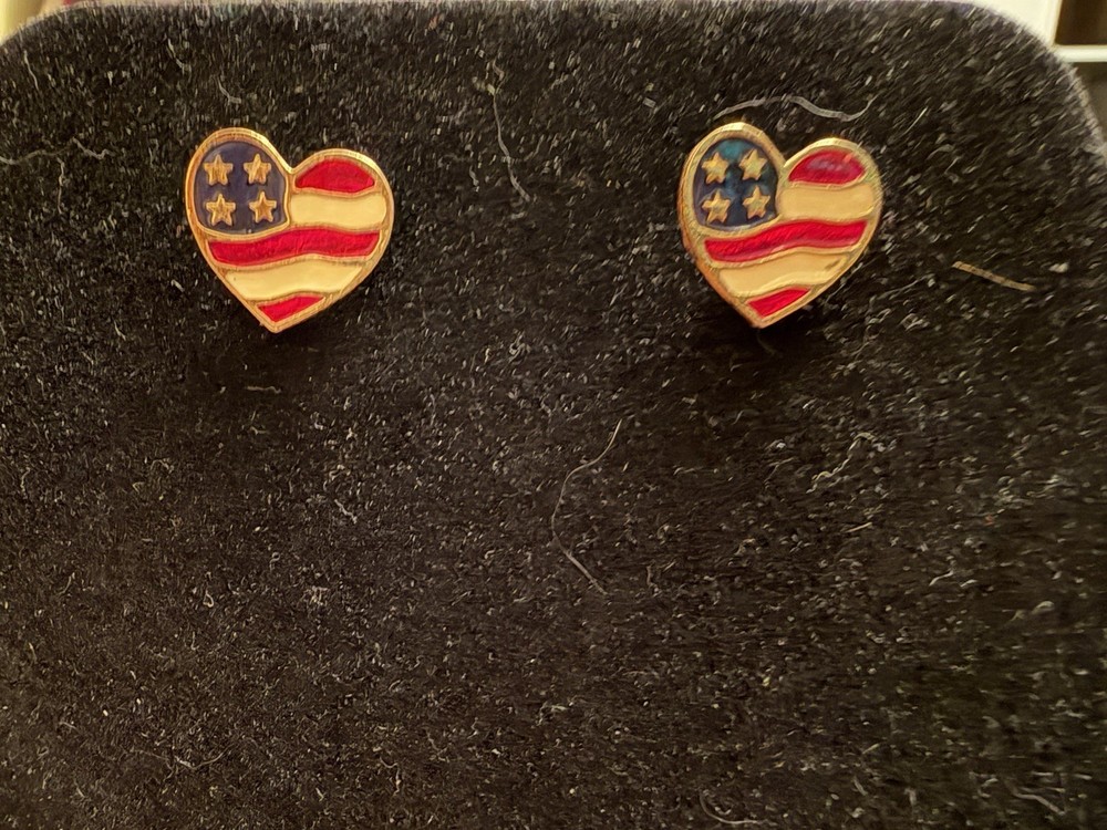 Vintage Avon Enamel American Flag Heart Gold Tone Patriotic Earrings