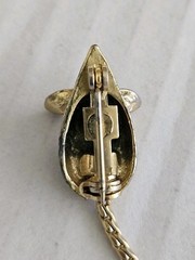Vintage Gold Tone Mouse Pin Back Brooch Pink Eyes Moveable Tail 1 “W Tail 2.25”