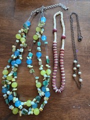 Lot of 25+ Pieces of Vintage & New Jewelry: Necklaces, Earrings, Bracelets, Etc
