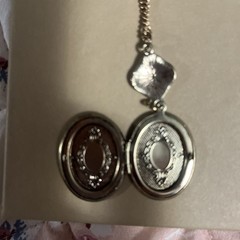 Victorian Revival Locket Pendant Necklace Silver Tone Oval 18″ Chain Engraved