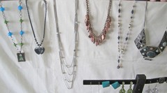 8# Vintage-Now 217pc Costume Jewelry Necklace Earrings Pins Bracelets Lot (Bb17