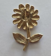 Vintage Mid Century Metal Enamel Flower Brooch White Daisy w/ Stem & Leaves