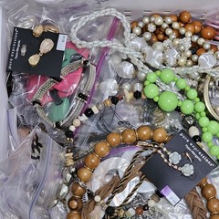 1 Pound VTG To Modern FASHION JEWELRY Lot Wearable Reuse Resell See Description
