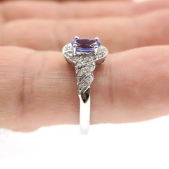Classic 14k Solid White Gold Natural Tanzanite and Diamond Ring Size 7
