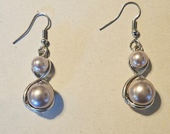Gray Glass Faux Pearl Silver Tone Metal Dangle Pierced Earrings Vintage