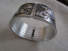 VTG Hinged Aluminum Clamper bracelet Buffalo Hunt Native OCT25-4